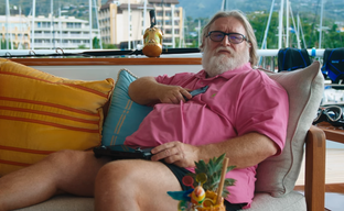 Gabe Newell dreamed of becoming a doctor until he visited his brother at Microsoft, where they made him "do something useful"