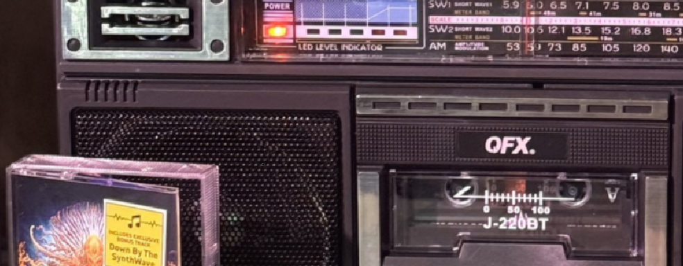 Ретровейв с Baldur’s Gate 3. Музыку из игры выпустили на кассете с бонусным синтвейв ремиксом