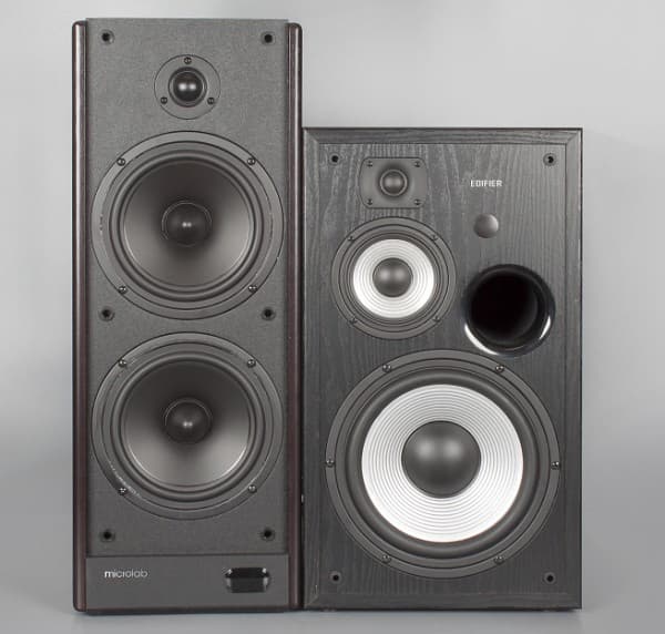 Участники обзора Microlab Solo 7C и Edifier R2800