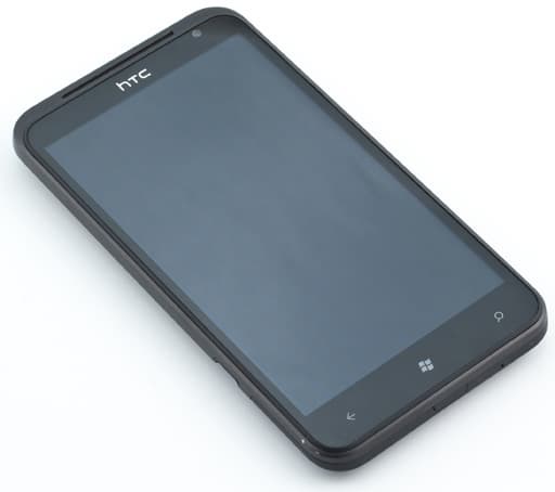 Обзор HTC Titan. Взгляд на коммуникатор спереди Обзор HTC Titan. Взгляд на коммуникатор спереди