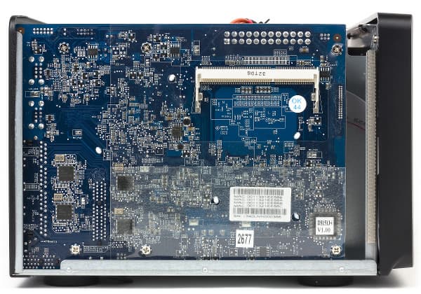 Конструкция Synology DS1513+ Конструкция Synology DS1513+