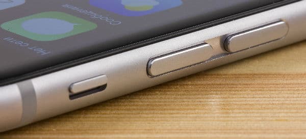 Правая грань iPhone 5c