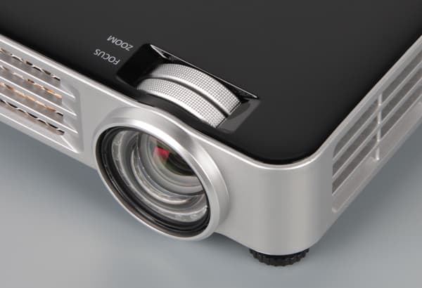 DLP-проектор Vivitek Qumi Q7, объектив DLP-проектор Vivitek Qumi Q7, объектив