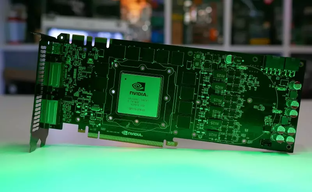 Спрос на компьютеры в мире падает. Компании вынуждены менять стратегию и снижать цены